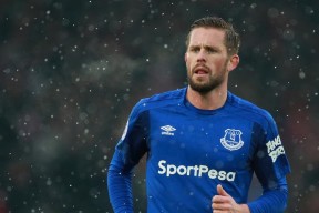 半岛体育 -F1赛车赛场焦点！美国队对阵澳大利亚队，核心球员受伤，球队前景蒙阴影