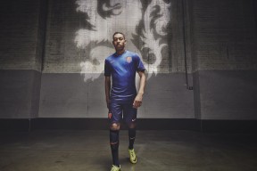 半岛体育下载 -Doinb遭遇七连败，FPX教练面临压力！