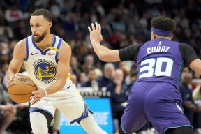 半岛体育下载 -关于库里在巴塞罗那比赛中败北，关键助攻引发热议！的信息